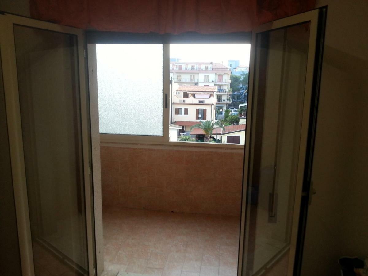 Casa Al Mare A Scalea Apartment Exterior photo